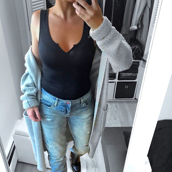 LAST 2✨Slit neckline Bodysuit in Black - Picture 2 of 3